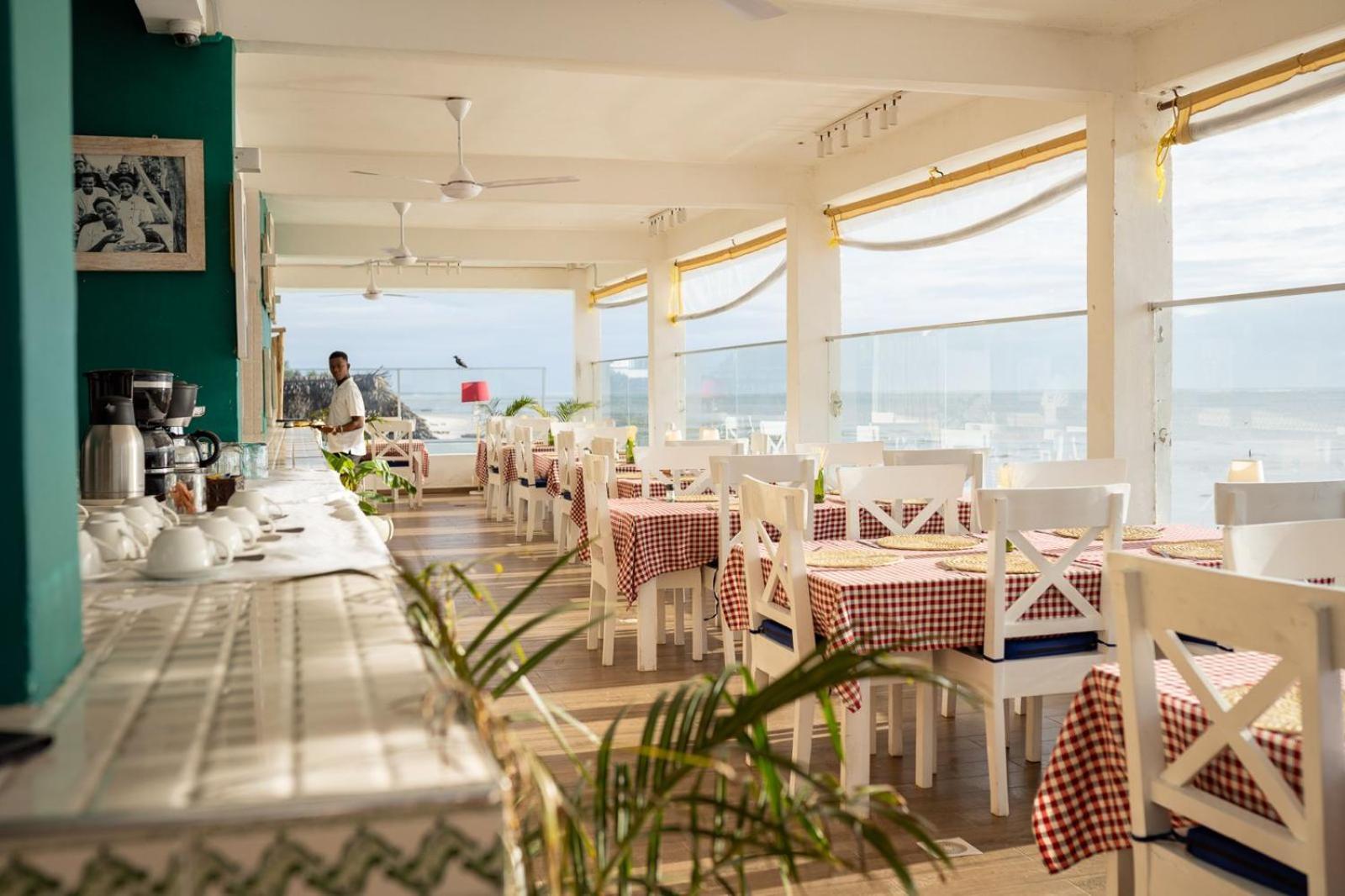Sunrise Hotel จัมเบียนี ภายนอก รูปภาพ